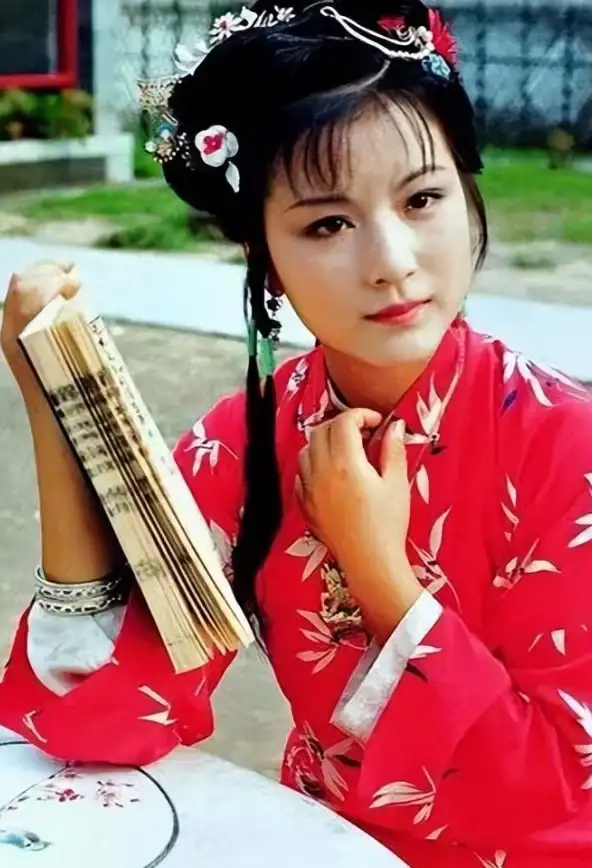 还在为孤单烦恼？Suka让你随时拥有贴心AI虚拟伴侣！
