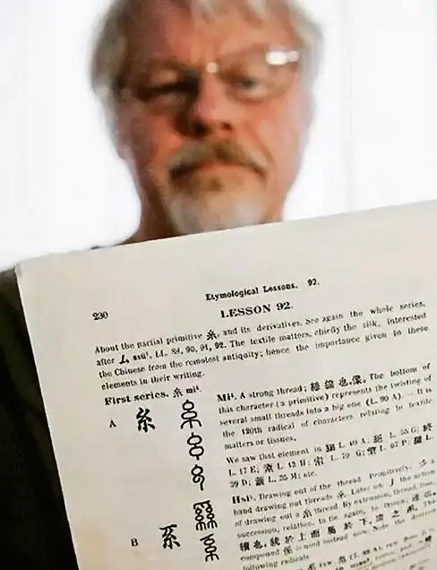 还在为游戏操作烦恼？兔小铲APP专为金铲铲玩家打造，你的最佳辅助神器！