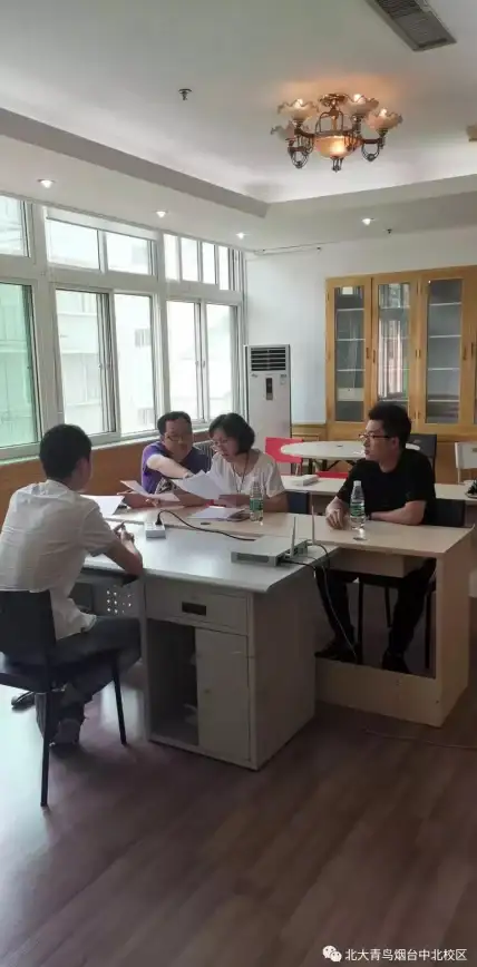 还在为找不到喜欢的电台发愁？龙卷风收音机海量频道一键直达！