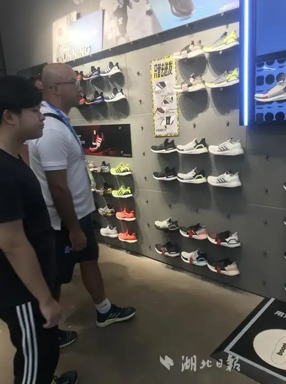 还在为复杂计算发愁？这款万能计算器竟能轻松搞定房贷、汇率甚至亲戚称呼！