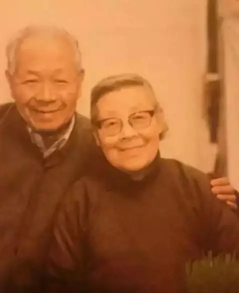 公式编辑太复杂？何以兴焉app的智能绘图工具能否成为你的数学助手？