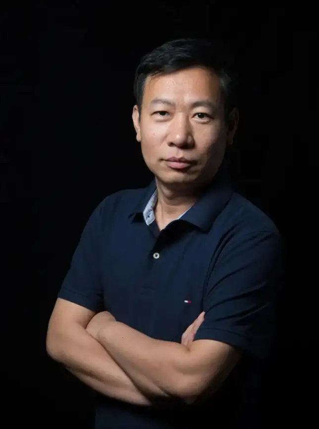 还在为创作灵感发愁？菠萝写作APP，AI助你轻松写出精彩小说！