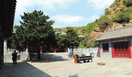 还在为找不到资源发愁？盘盘资源社一键搜索+下载全搞定！