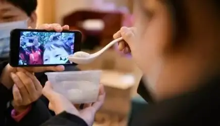 想在大屏免费追剧看电影？爱家影视APP满足你的所有需求！