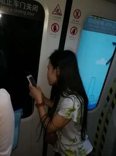 逃生必看⚡安全攻略⚡实用指南 地铁逃生卡与车门对应全解析
