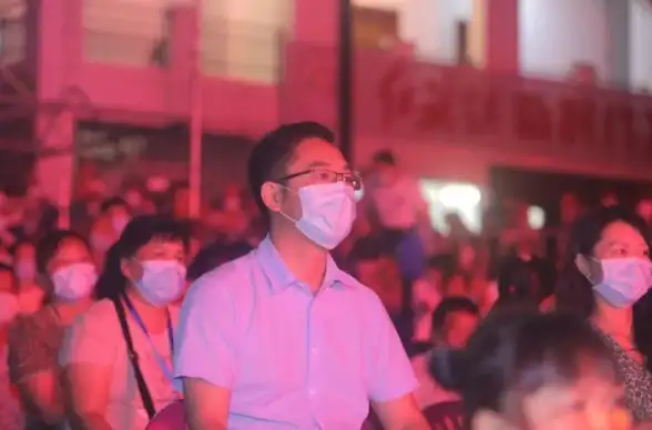 还在为找不到演出信息发愁？秀动APP在线预订购票，轻松直达现场！
