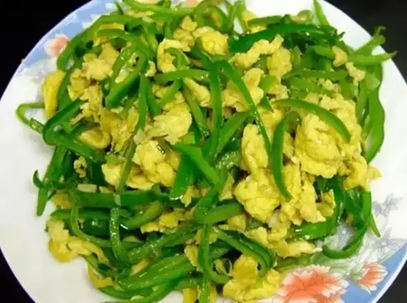 还在为做菜发愁？小白菜谱APP帮你轻松上手！