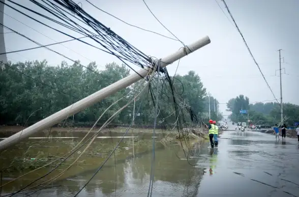 通讯场景 小手机：体积小巧，满足多场景通讯需求