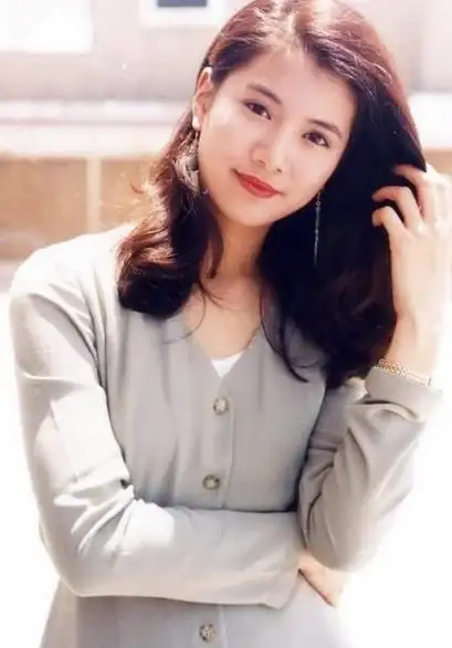 还在为自拍效果发愁？试试相机大师，专业级拍摄修图一键搞定！