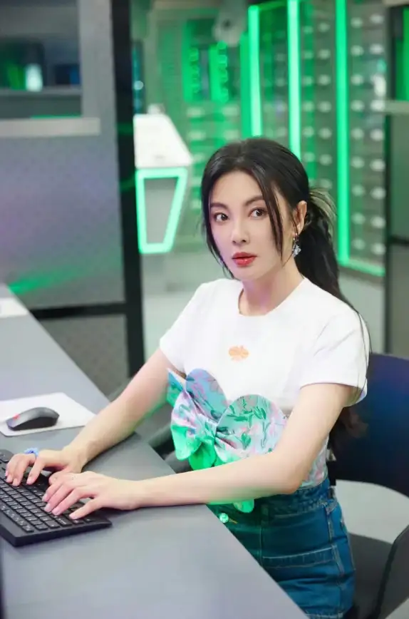 还在为找不到电视端影视软件发愁？一起看TV电视版’一键解锁精彩！