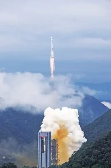 想随时掌握孩子位置？北斗卫星手表APP精准导航，守护安全每一步！