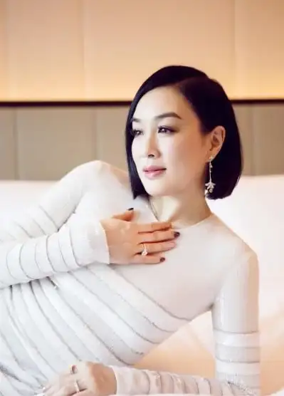 厌倦了时间轴混乱？试试微博轻享版app，按时间线顺序浏览微博不香吗？