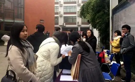 智慧中小学APP—孩子成长路上的好帮手，你下载了吗？
