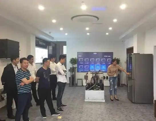 还在为繁琐的家居管理烦恼？智爱家让你智能生活更简单，不是吗？