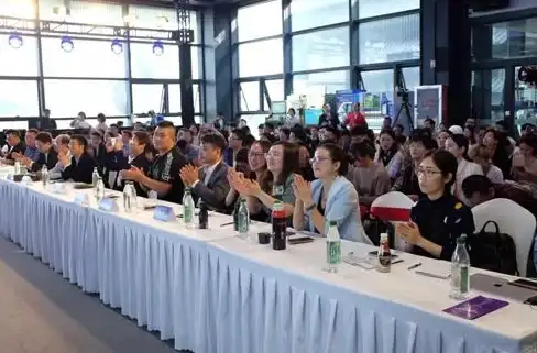 如何实时查看水电数据？鸿雁智公寓APP助你轻松实现智慧居住！