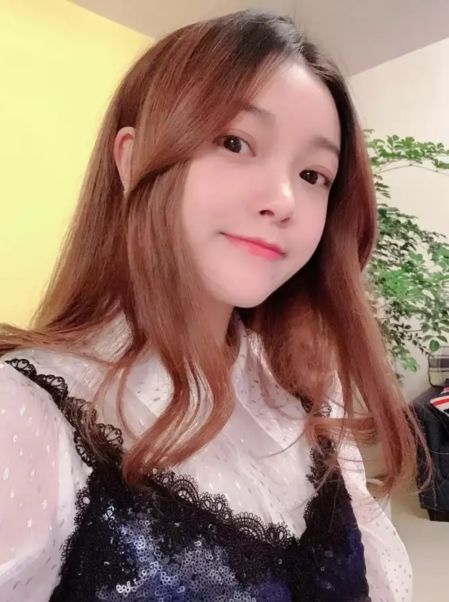 想体验多样化的短视频乐趣？酷秀短视频美女主播云集，总有一款适合你！