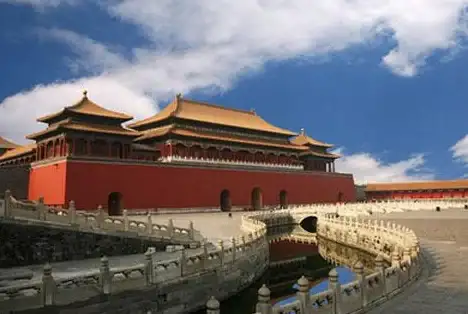 还在为找不到专业书画欣赏软件发愁？中华珍宝馆APP应有尽有！