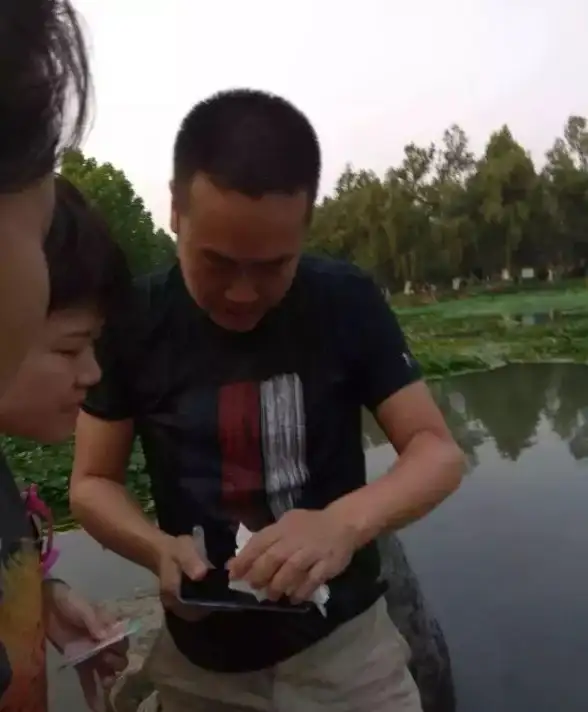 手机急救｜遇到手机进水危机，试试这些简单有效的处理技巧